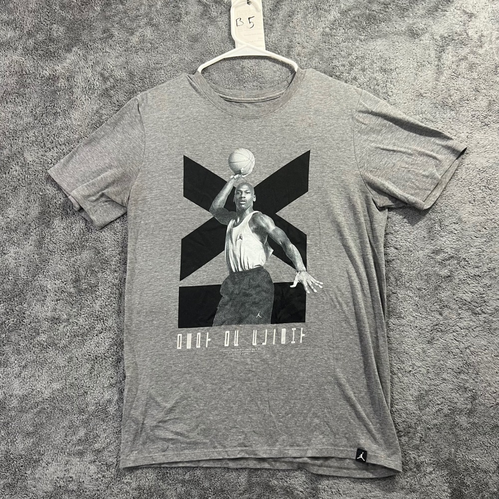Jordan Brand Michael Jordan Graphic T-Shirt Gray Heather Mens Small Jumpman
